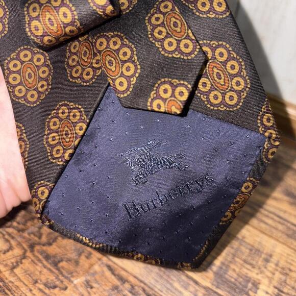 Burberry’s of London Tie, silk, Classic Black, FREE SHIP - Picture 3 of 4